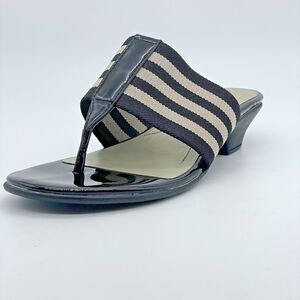 East 5th Oyster Slip On Kitten Heel Sandals Women’s 8.5 Black Tan Classic Simple